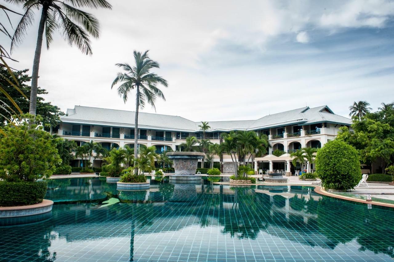 Island Hotel 3*